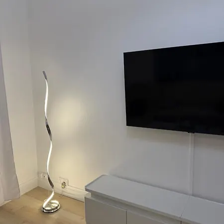 Apartment Centre *