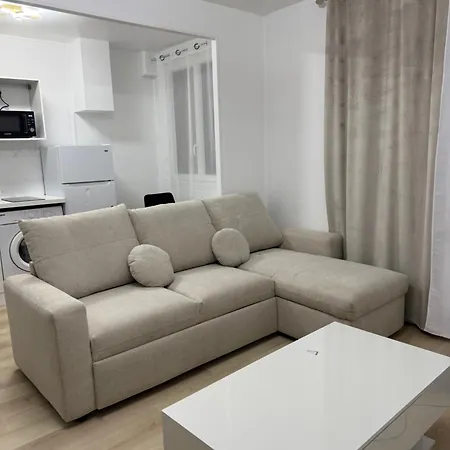 Apartment Centre *